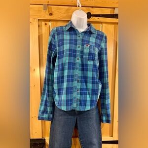 Hollister Ladies M Cabin Core Blue Plaid button up flannel Shirt